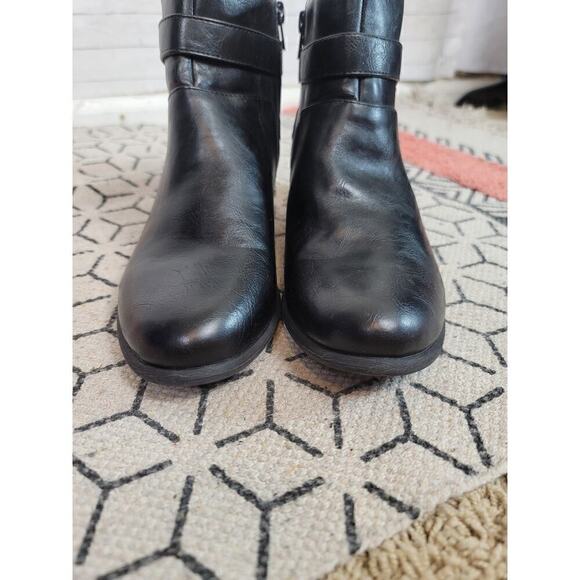 UNISA PHILLIPPA BLACK ANKLE BOOTIES W SIDE BUCKLE DETAILS, SZ 8.5 - Picture 4 of 16
